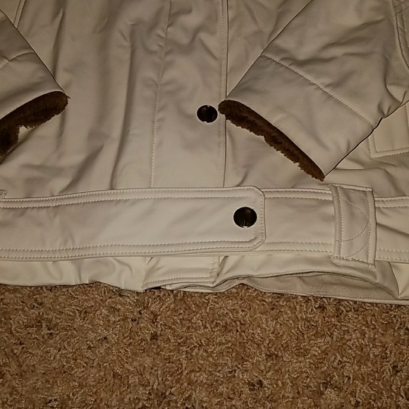 Light weight jacket - Picture 3 of 6